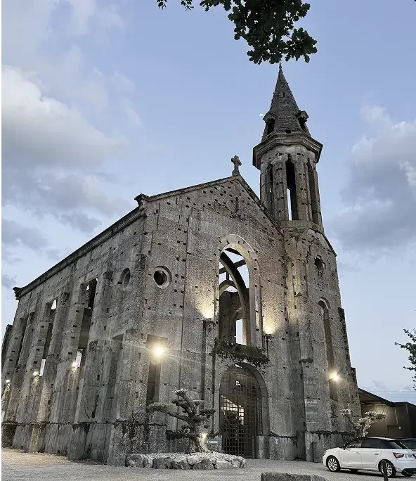 Façade de L’Église Inachevée, lieu de réception atypique proche du centre-ville de Montauban